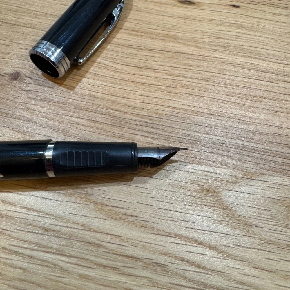Sheaffer Fountain Pen Black with Chrome Trim Fine Nib Ink Window Fine Point